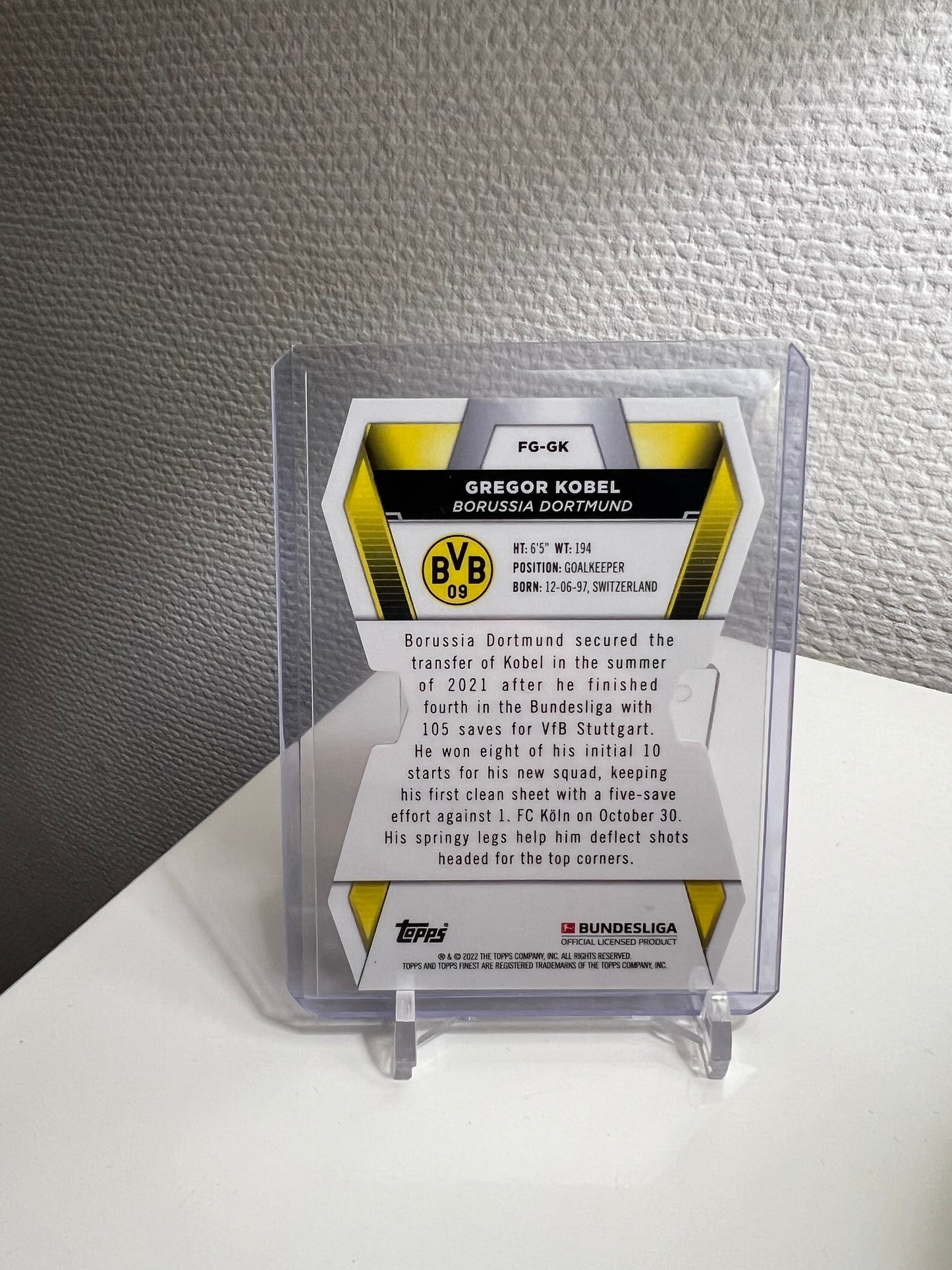 Finest 21-22 - Gregor Kobel Die-Cut Refractor - Borussia Dortmund #FG-GK