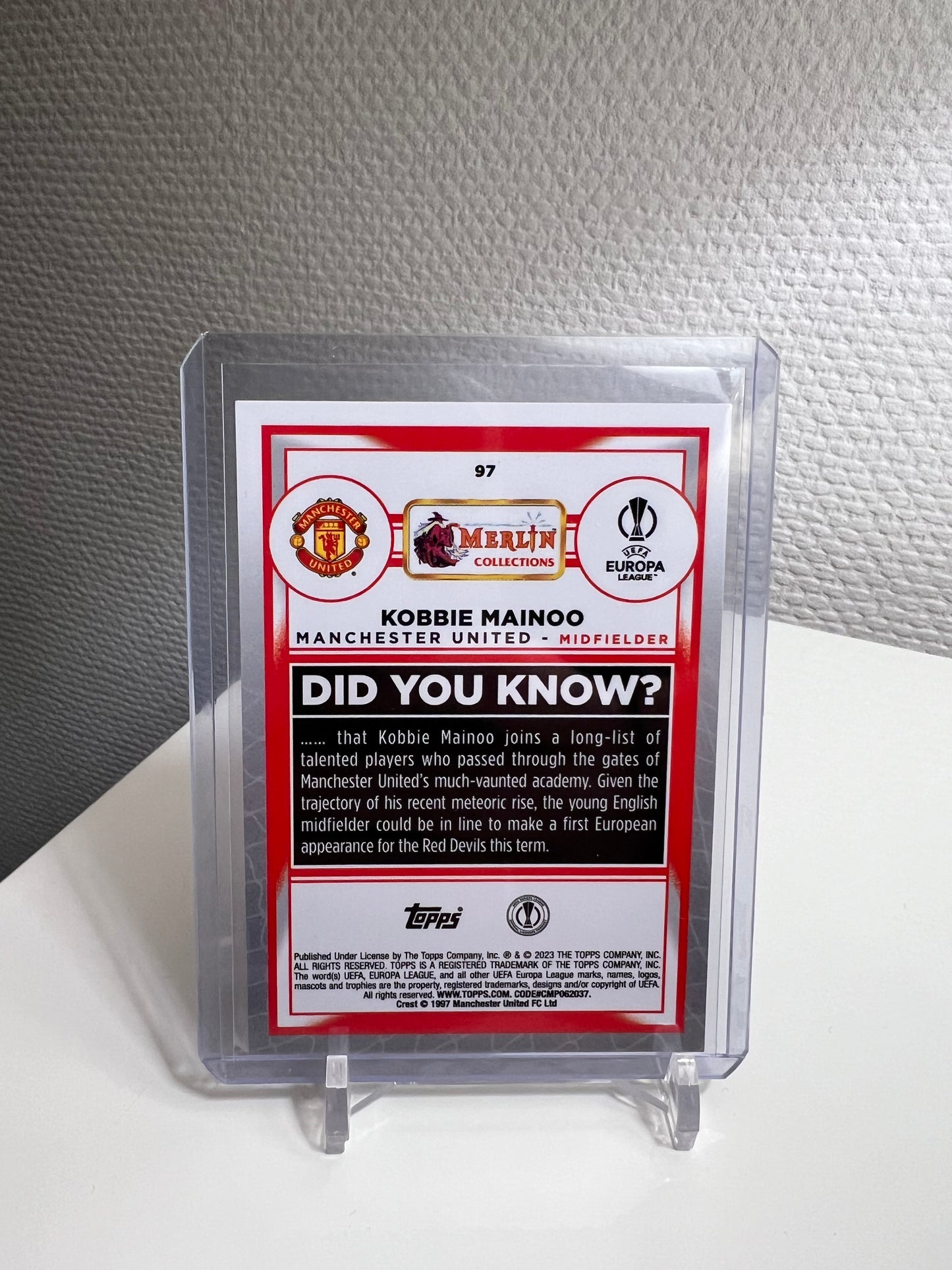 Merlin Chrome 22-23 - Kobbie Mainoo Aqua Prism RC Card - Manchester United