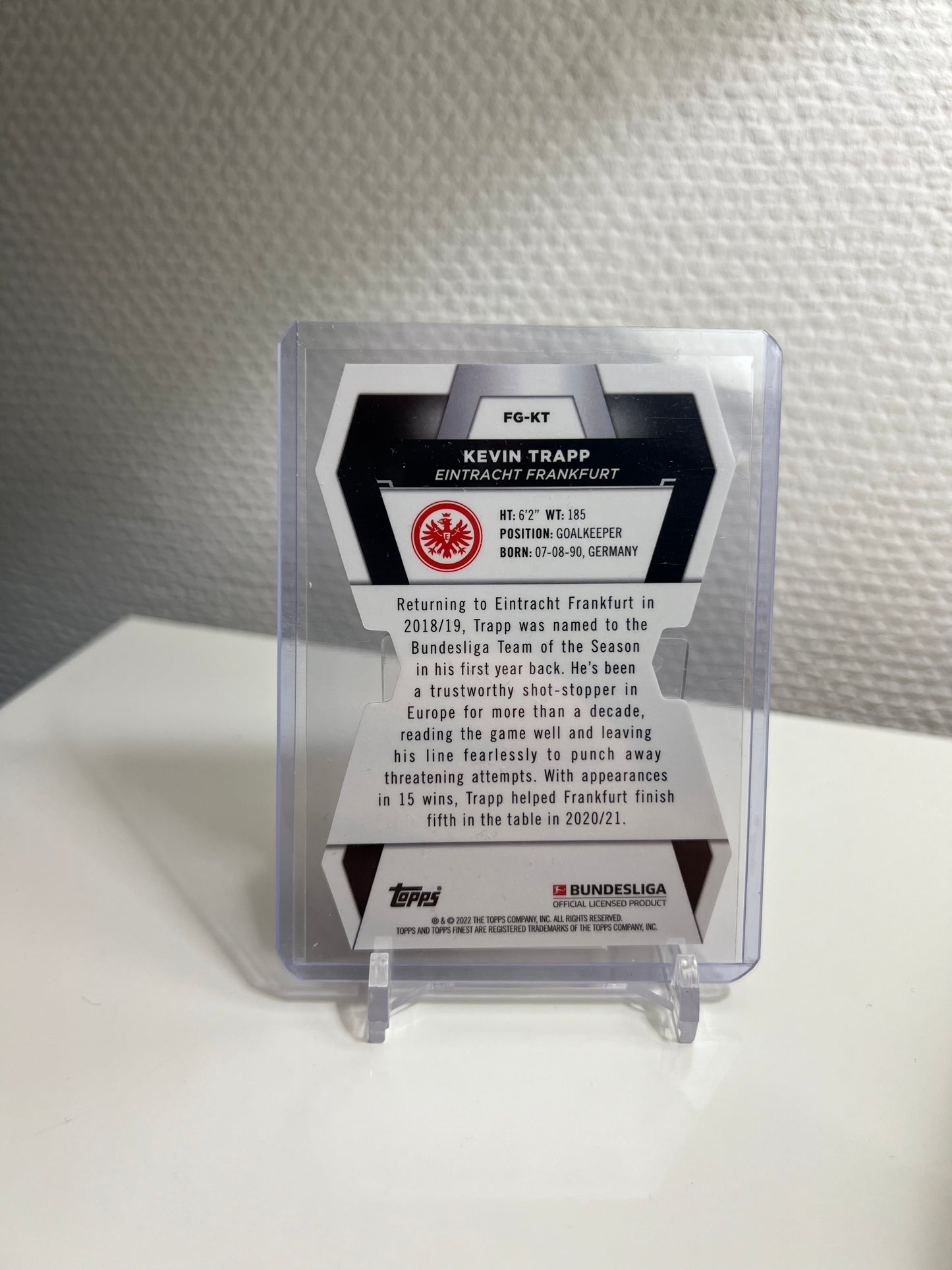 Finest 21-22 - Kevin Trapp Die-Cut Goalkeepers - Eintracht Frankfurt #FG-KT