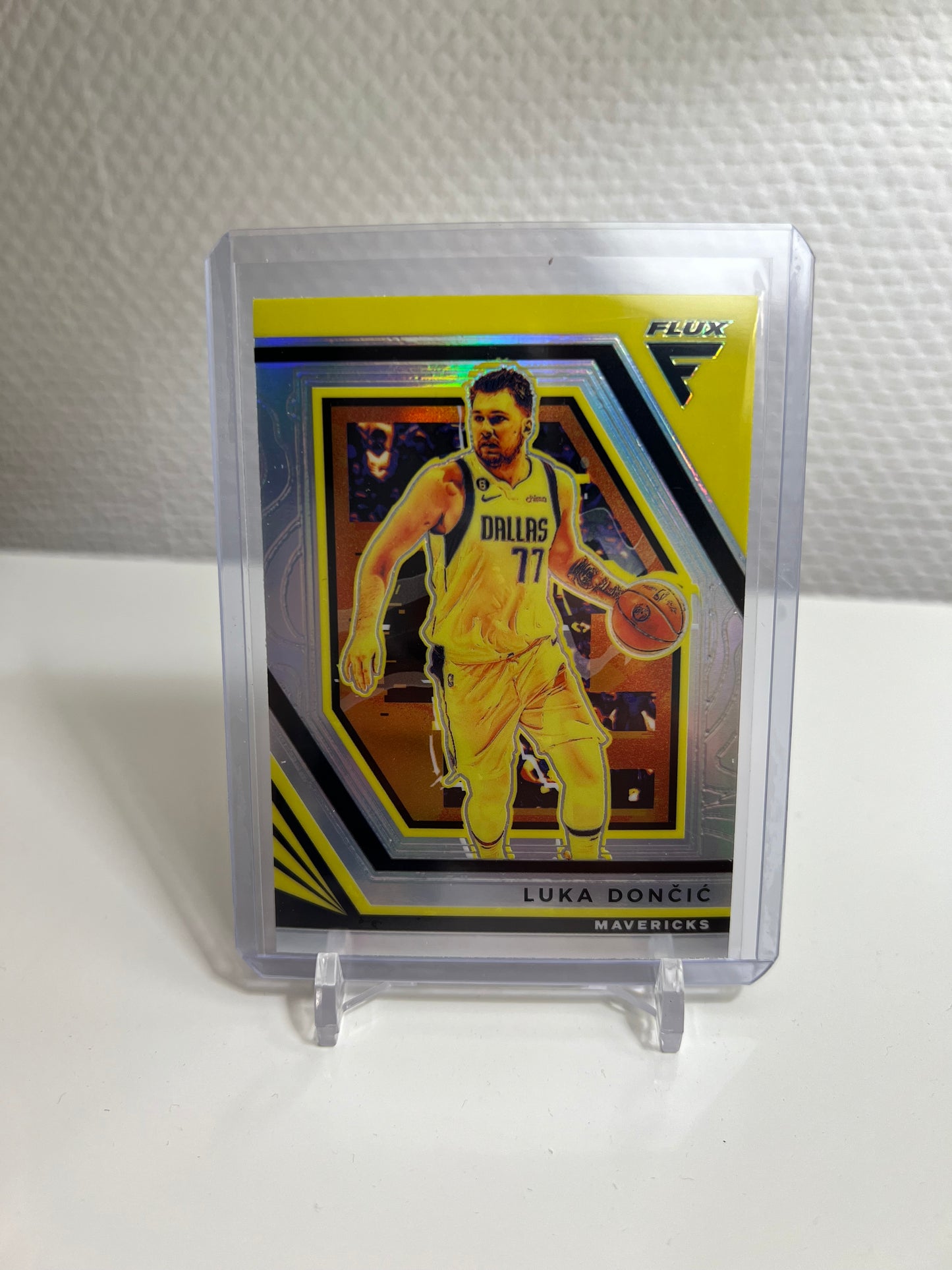 Flux 22-23 - Luka Doncic Silver Prizm - Dallas Mavericks