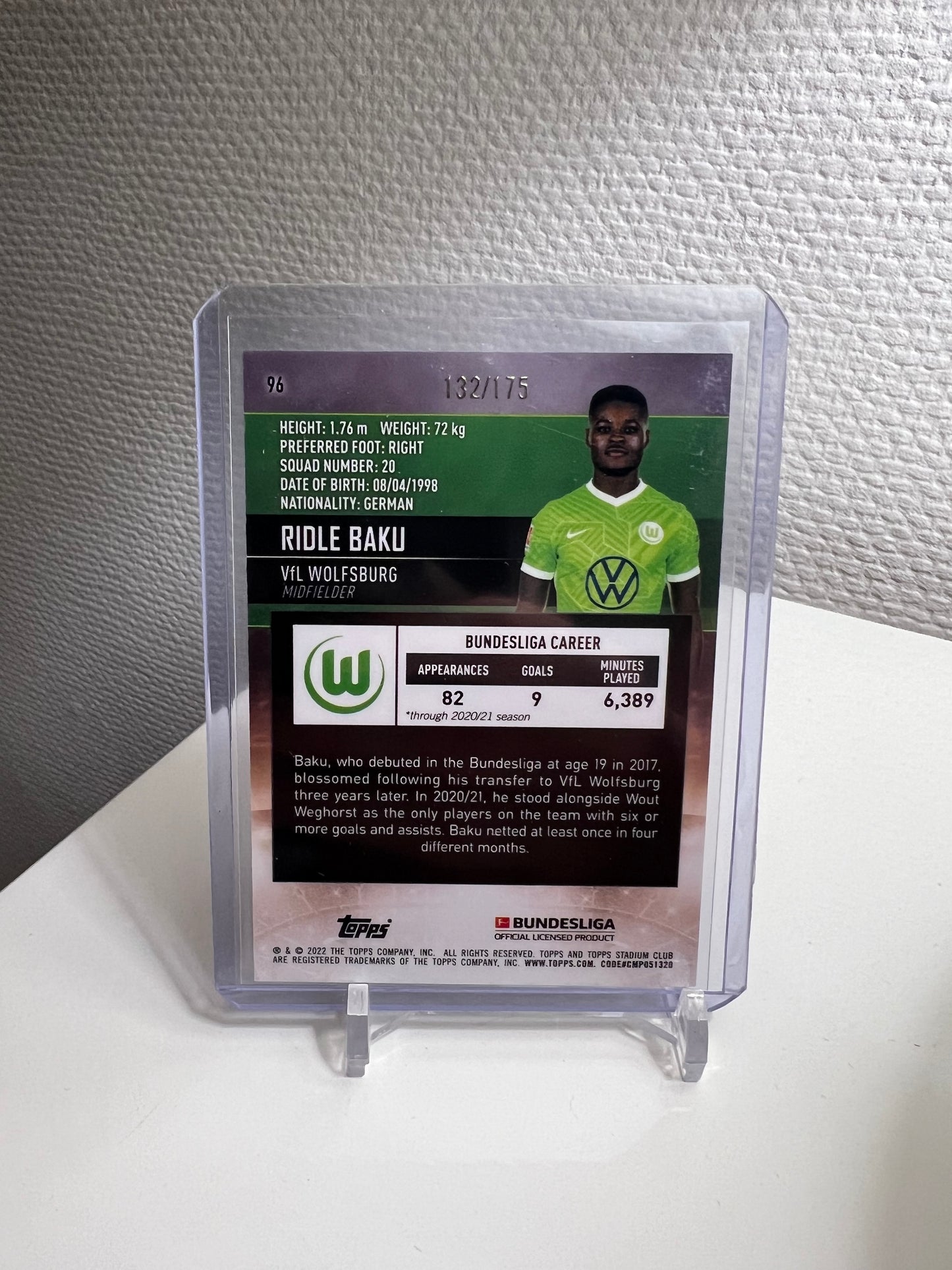 Stadium Club Chrome 21-22 - Ridle Baku /175 Aqua/Green Electric - VfL Wolfsburg