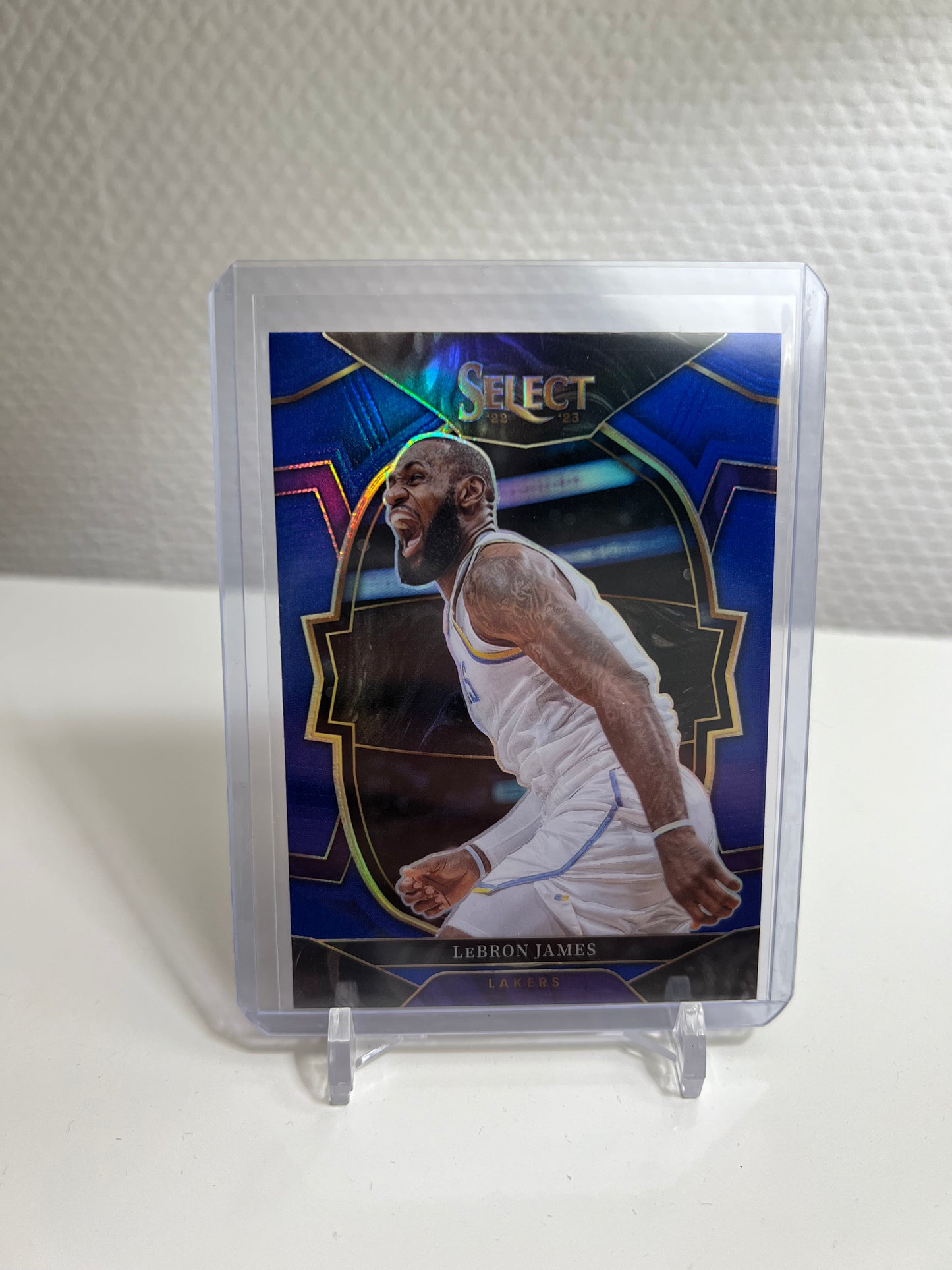 Select 22-23 Blue - LeBron James Prizm - Los Angeles Lakers