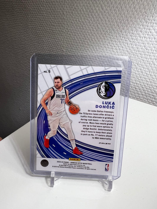 Donruss Optic 22-23 - Luka Doncic Express Lane Silver Prizm - Dallas Mavericks