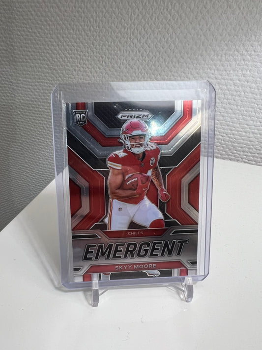 Prizm 22 - Skyy Moore Emergent RC Card - Kansas City Chiefs #E-16