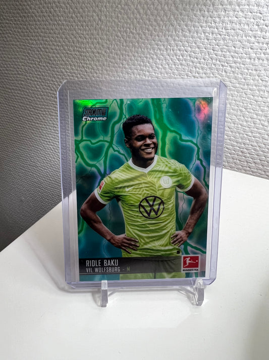 Stadium Club Chrome 21-22 - Ridle Baku /175 Aqua/Green Electric - VfL Wolfsburg