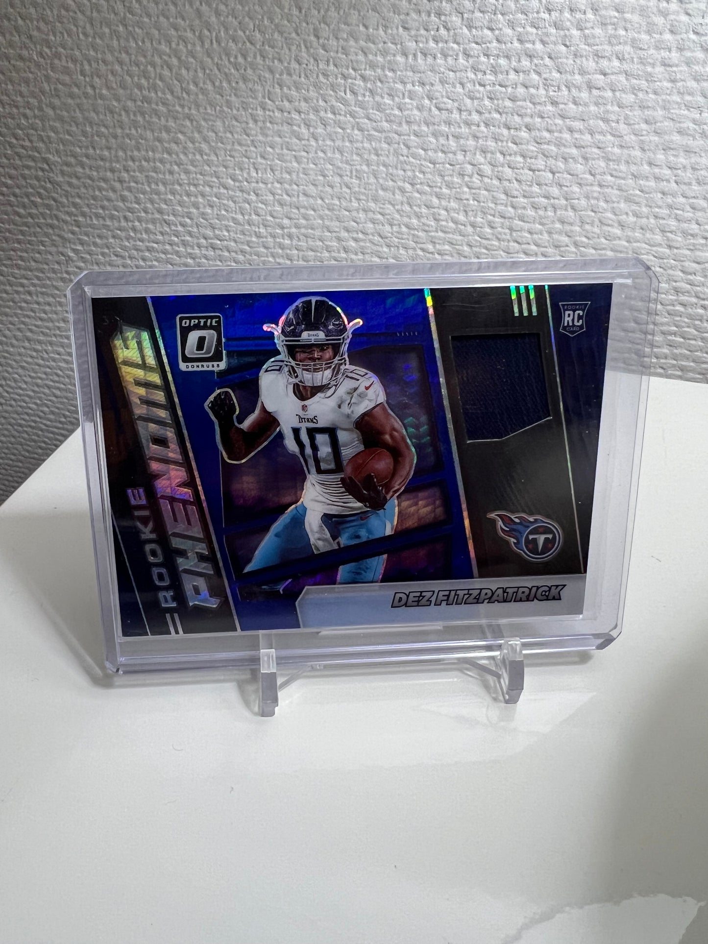 Donruss Optic 21 - Dez Fitzpatrick Rookie Phenoms Hyper Blue Prizm Jersey - Tennessee Titans #RPH-36