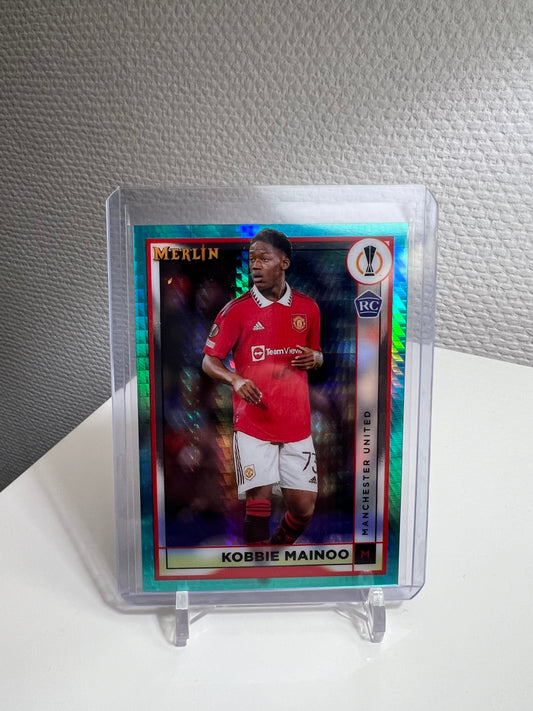 Merlin Chrome 22-23 - Kobbie Mainoo Aqua Prism RC Card - Manchester United