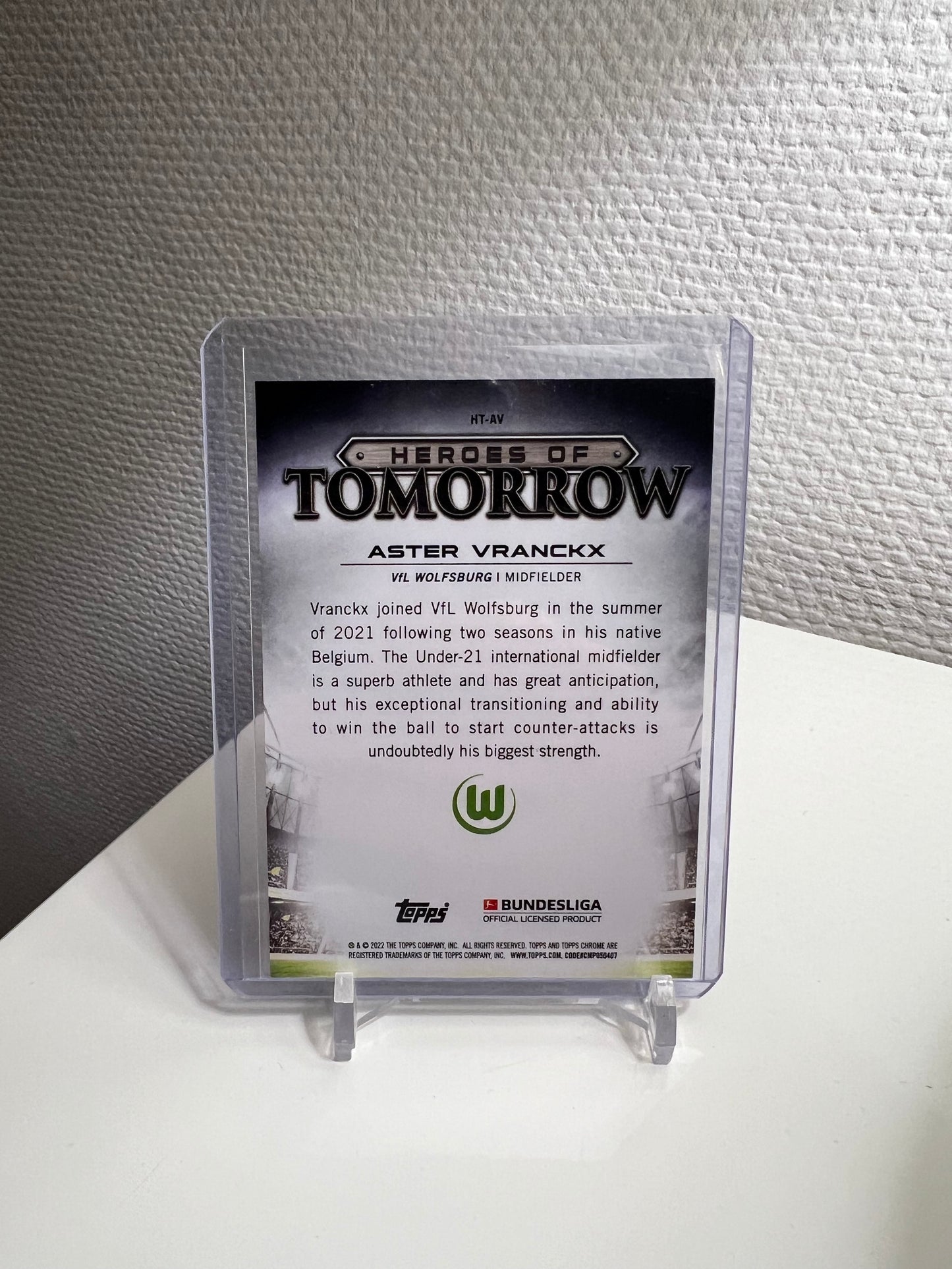Chrome Sapphire 21-22 - Aster Vranckx Heroes of Tomorrow RC Card - VfL Wolfsburg #HT-AV