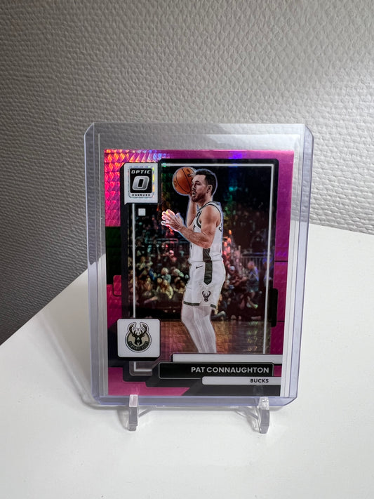 Donruss Optic 22-23 - Pat Connaughton Hyper Pink Prizm - Milwaukee Bucks